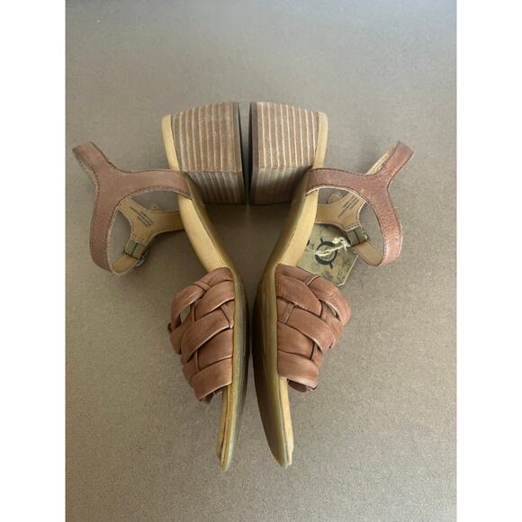 NWT BORN Shonie Brown Soft Leather Block Heel Buckle Ankle Comfort Sandals Sz 10 - Picture 6 of 14